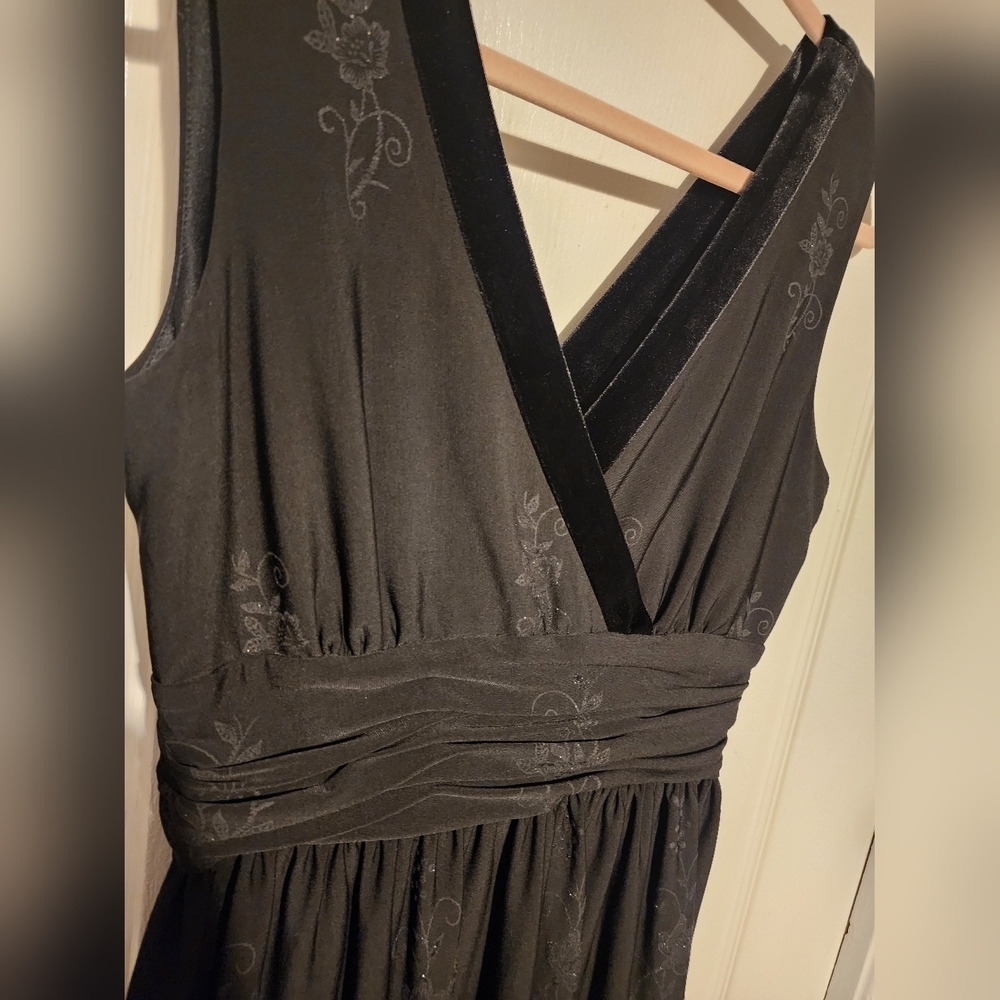 Sandra Darren Black Dress With Floral Detail Size 10p - Picture 6 of 7
